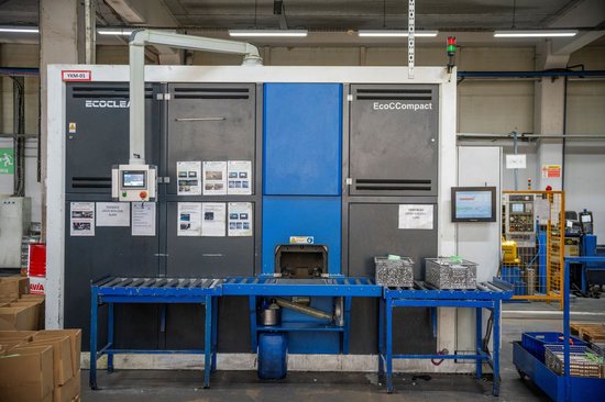 Automated parts washing station